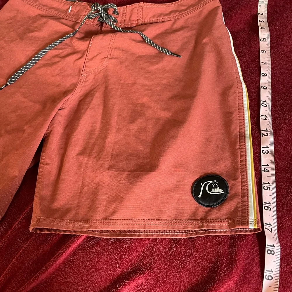 Quicksilver board shorts - Picture 2 of 6